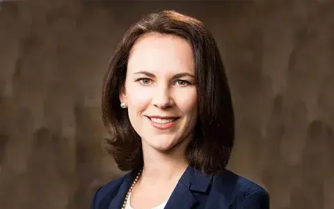 Laura M., Architect