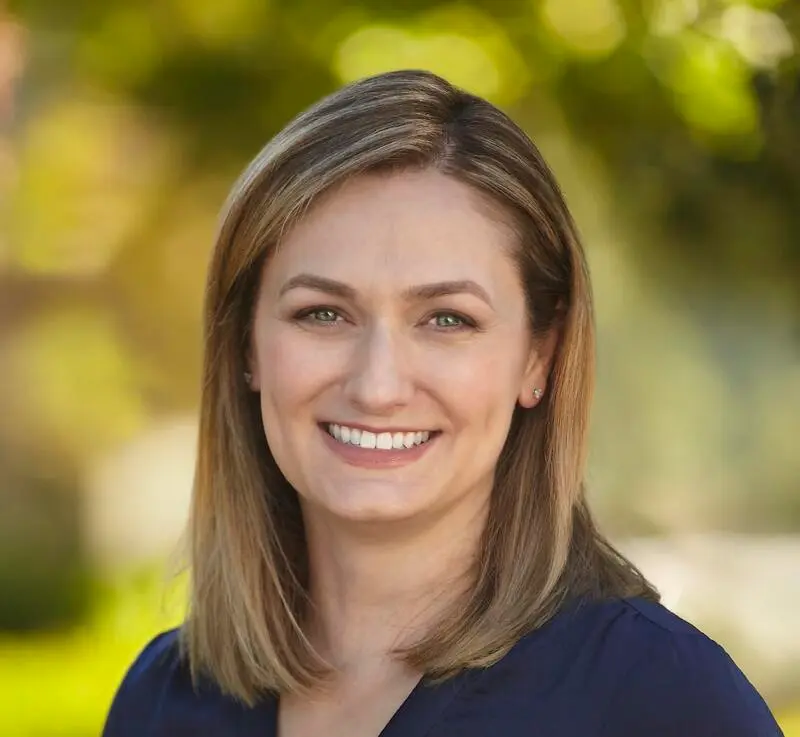 Linda M., Senior Engineer, Construction Company