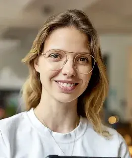 Sophia L., Project Manager